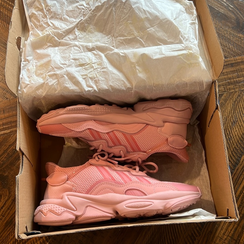 Women’s Ozweego’s